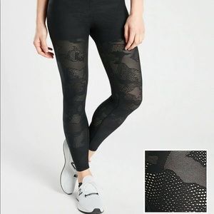 Athleta Phenom Camo 7/8 Tight